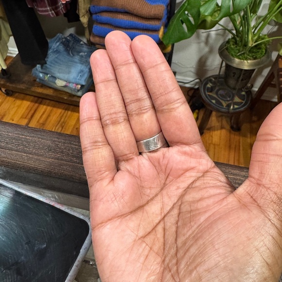 Howlite Jumbo Flower Ring - Picture 4 of 4